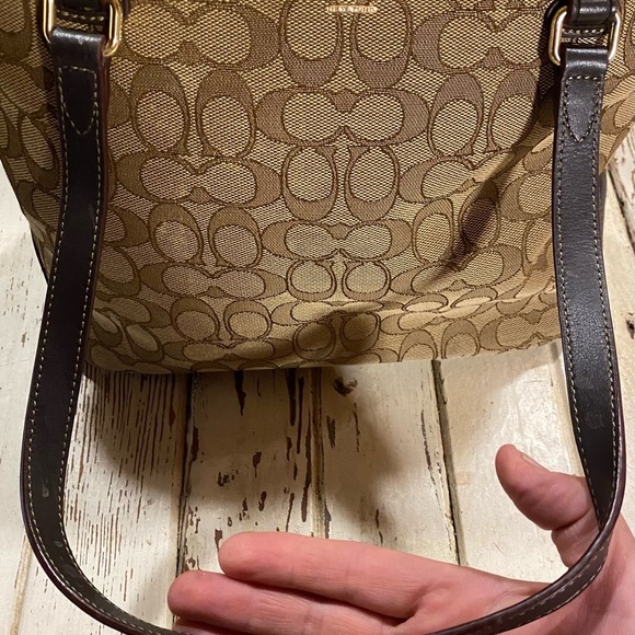 Coach Signature Bag - Picture 6 of 12
